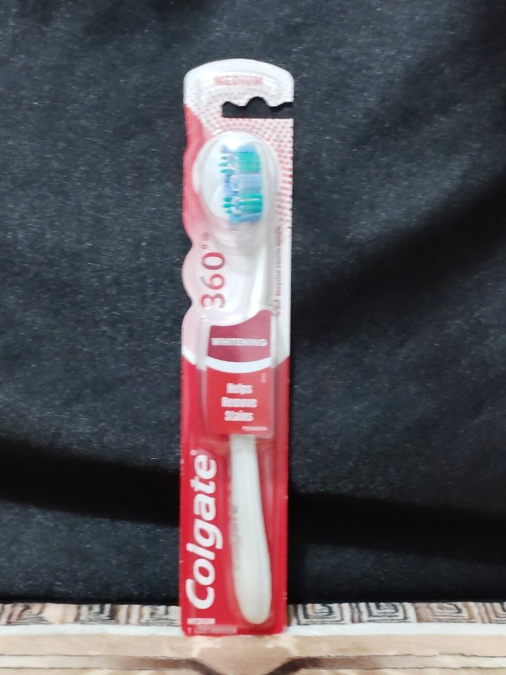 Colgate MaxFresh Toothpaste & Colgate 360 Medium Toothbrush - Picture 4 of 4